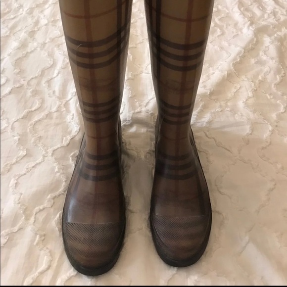 Burberry boots authentic - Picture 2 of 4